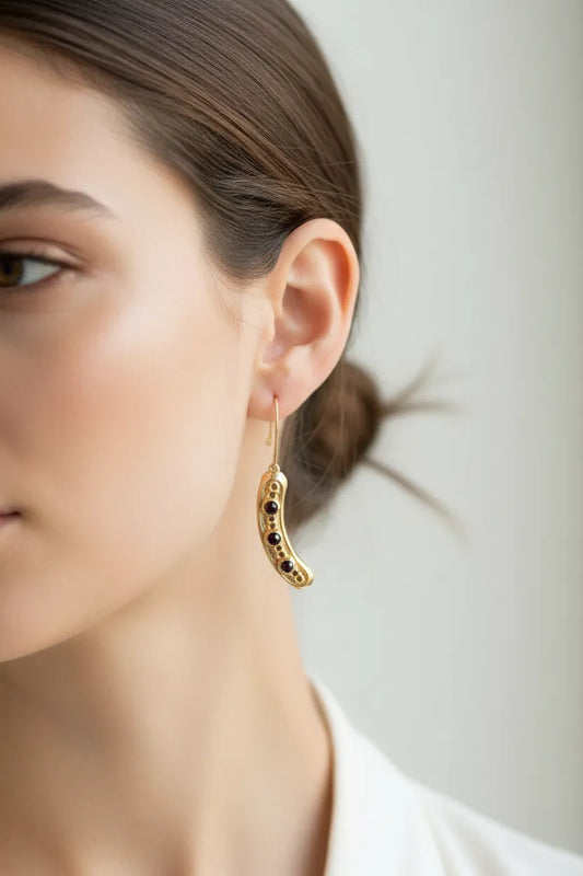 Earrings in 14k gold with Garnet