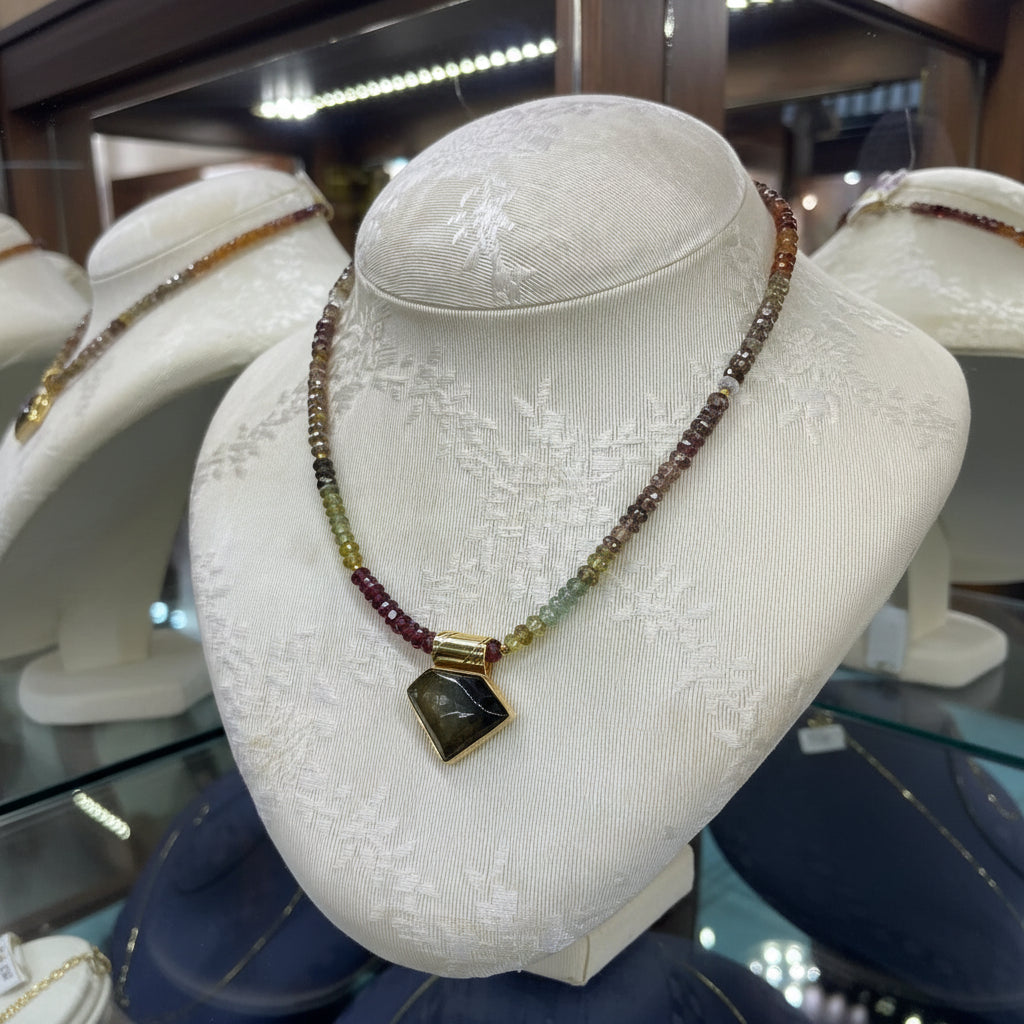 Necklace in Sapphire Tundra & Medallion in Labradorite stone & 18k gold - Dinos-Virginia