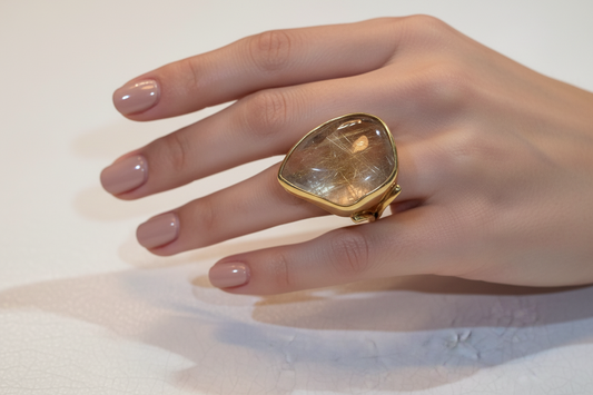 Ring in 18k gold with a Rutile Quartz stone (B-108)