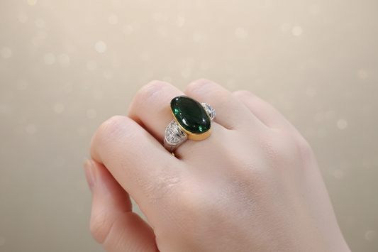 Ring in 18k gold with green tourmaline and white and yellow gold (B-113)