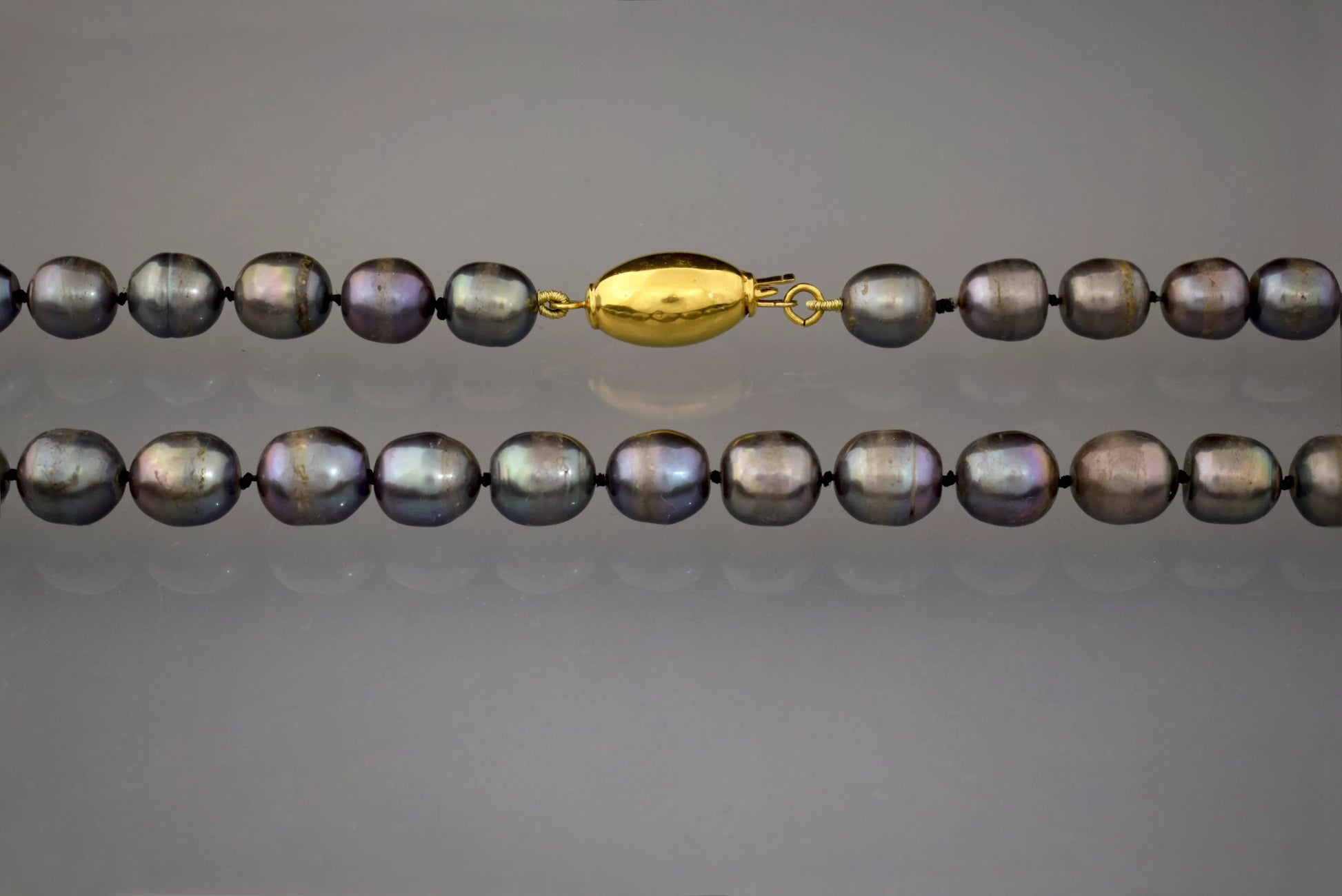 Black Pearl Necklace with gold 18k elements - Dinos-Virginia