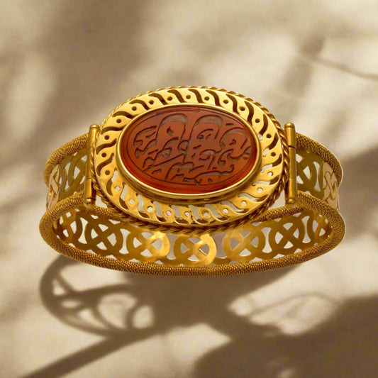 Bracelet in Gold 18k, perforated gold bracelet, handmade bracelet, with a seal stone carnelian