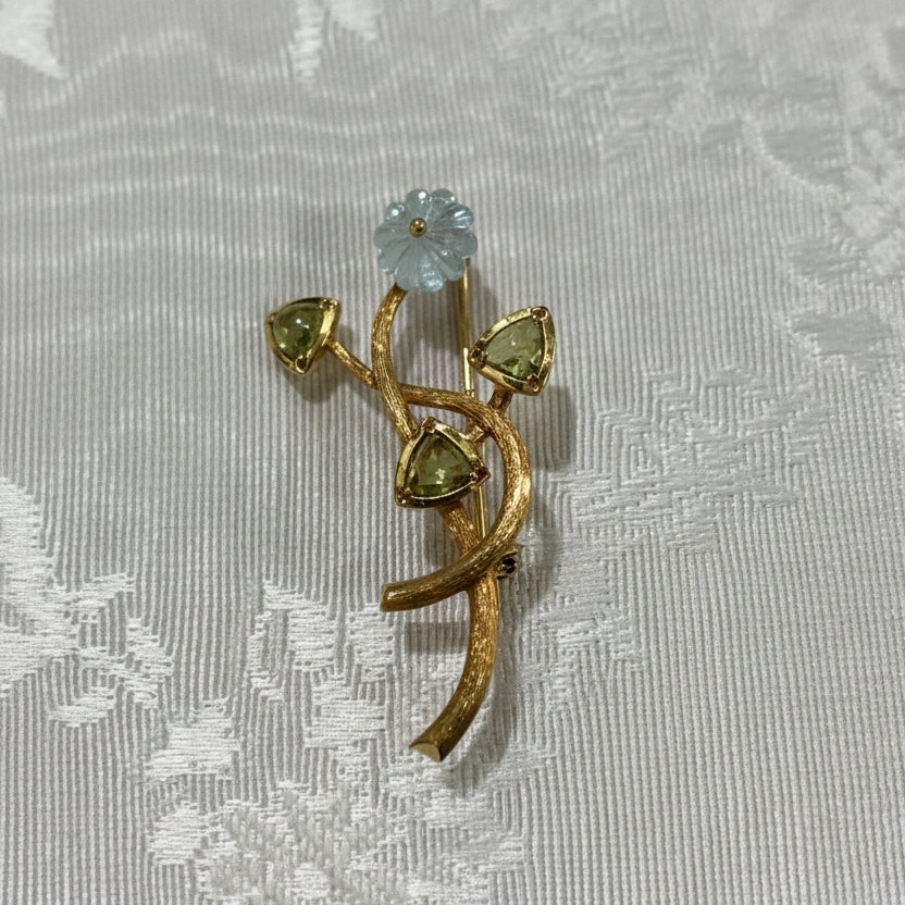 Brooch in 18k gold, Flower brooch