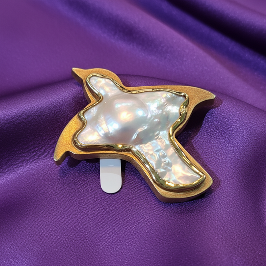 Brooch in 18k gold with a baroque pearl - Dinos Virginia Jewelry