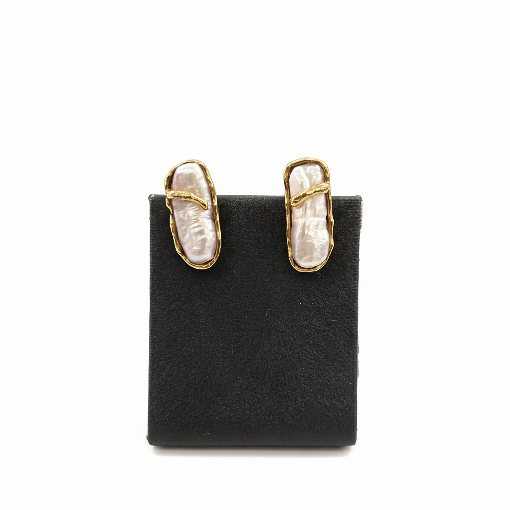 Earrings in 18k gold with pearl - Dinos Virginia Jewelry