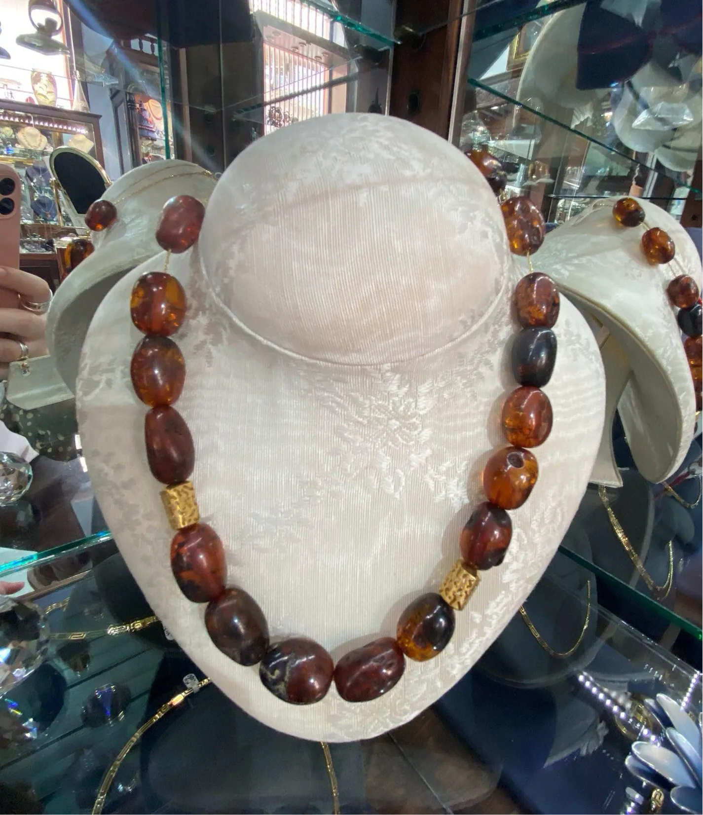 Necklace in 18k gold with Baltic Amber - Dinos-Virginia