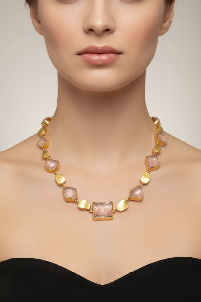 Necklace in Gold 18k & kunzite cabochon stones