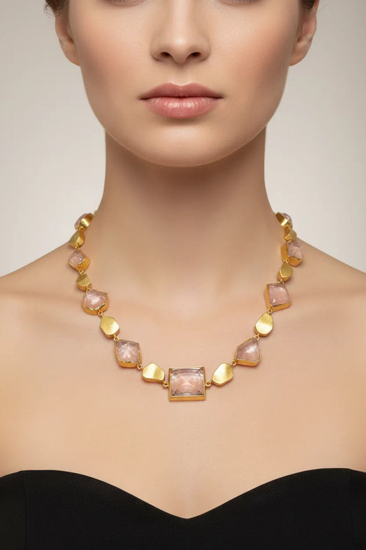 Necklace in Gold 18k & kunzite cabochon stones