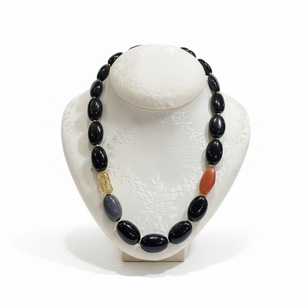 Necklace in Obsidian & Carnelian gemstones with 18k gold elements (PE-59)