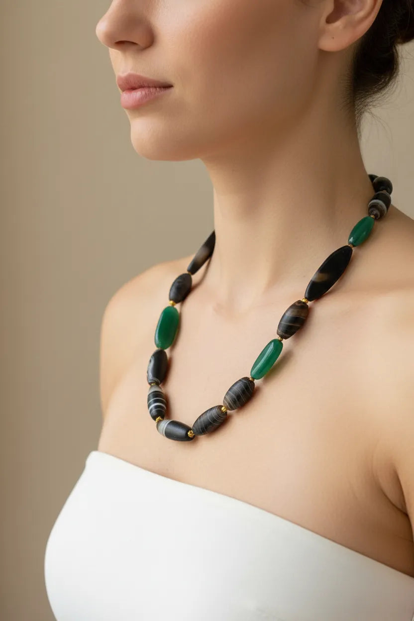 Necklace in Sardonyx stones & Solomon gemstone with 18k gold elements