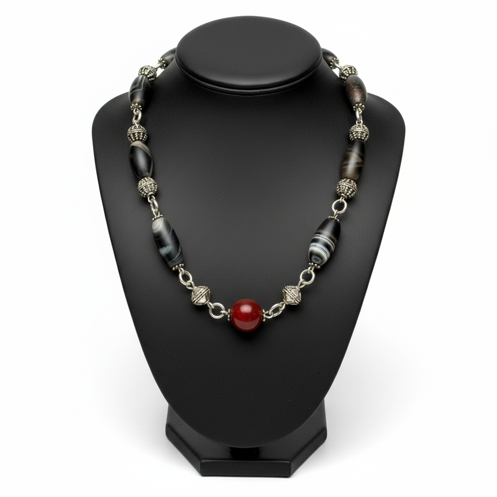 Necklace in Sterling Silver with Carnelian and Old Sardonyx (PE-33)