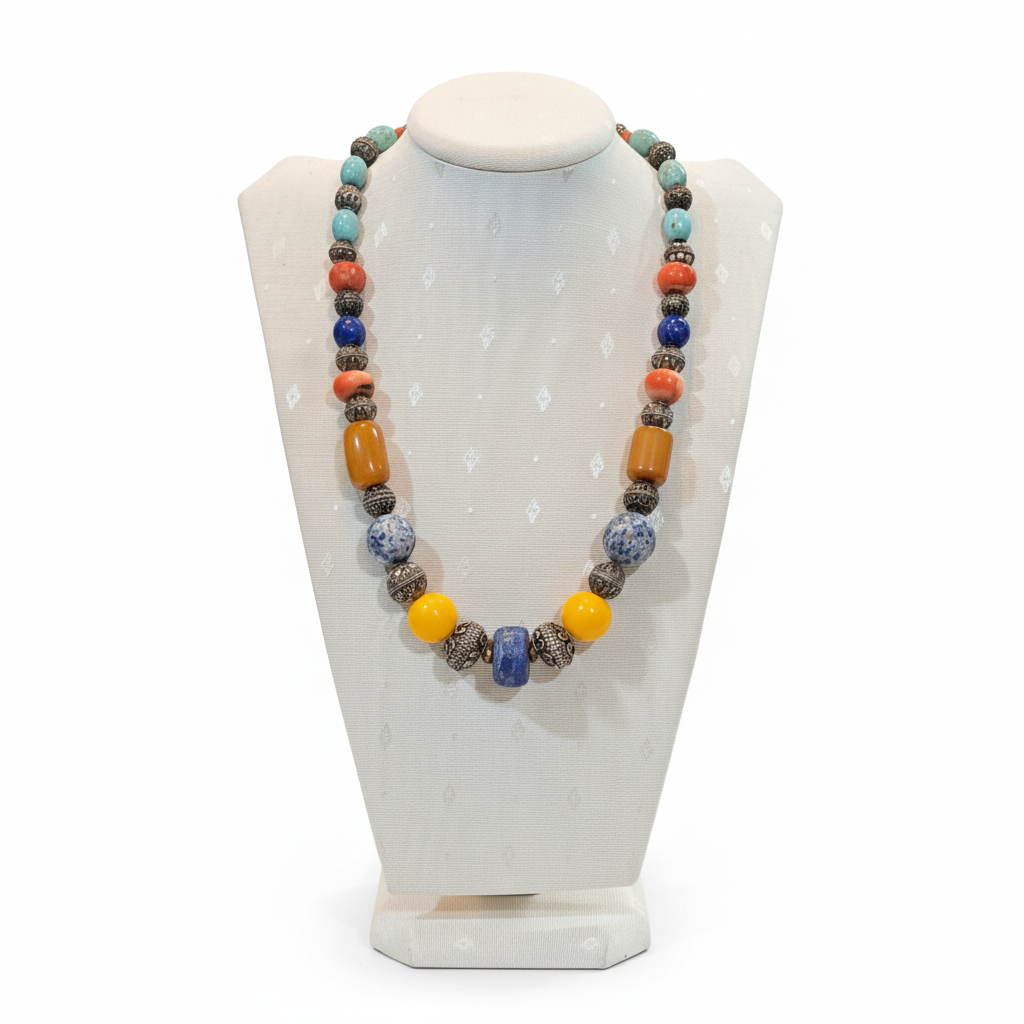 Necklace in sterling silver with various gemstones incl lapis lazulis, carnelian (PE-70E)