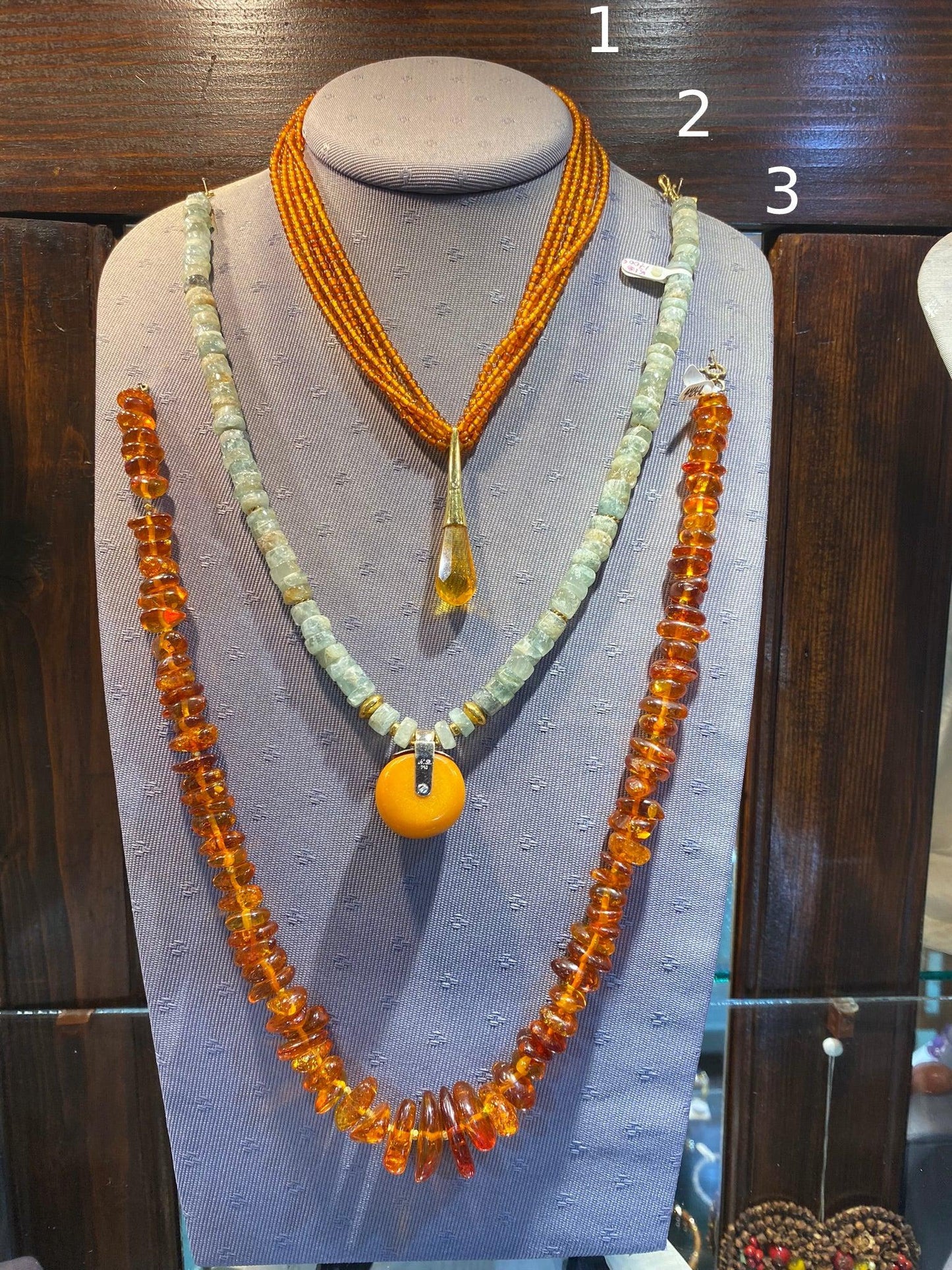 Necklace with Amber and medallion with brilliant in gold 18k - Dinos-Virginia