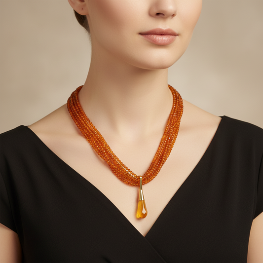 Necklace with Amber and medallion with brilliant in gold 18k (PE-52A)