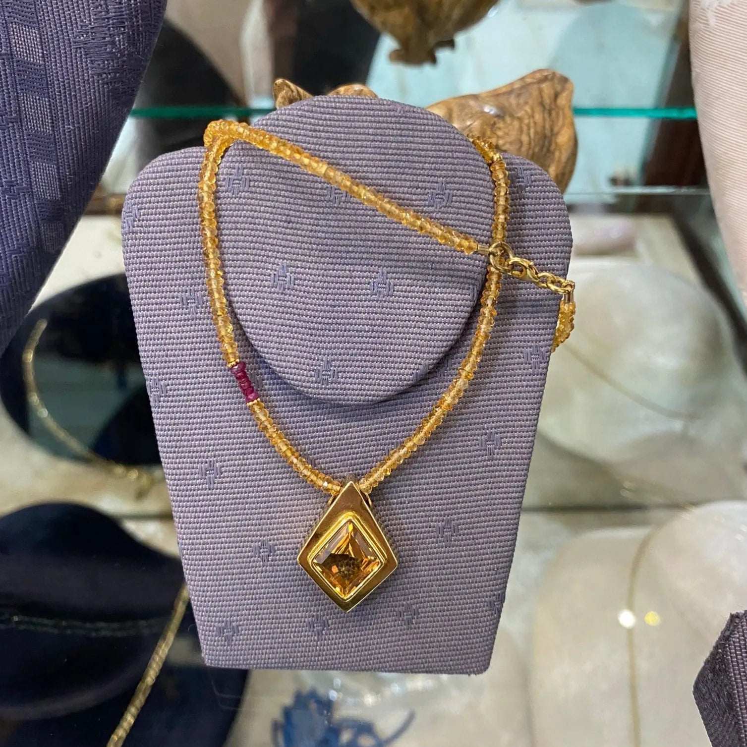 Necklace with Citrine, rubies and Citrine medallion in 18k gold - Dinos-Virginia