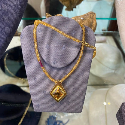 Necklace with Citrine, rubies and Citrine medallion in 18k gold - Dinos-Virginia