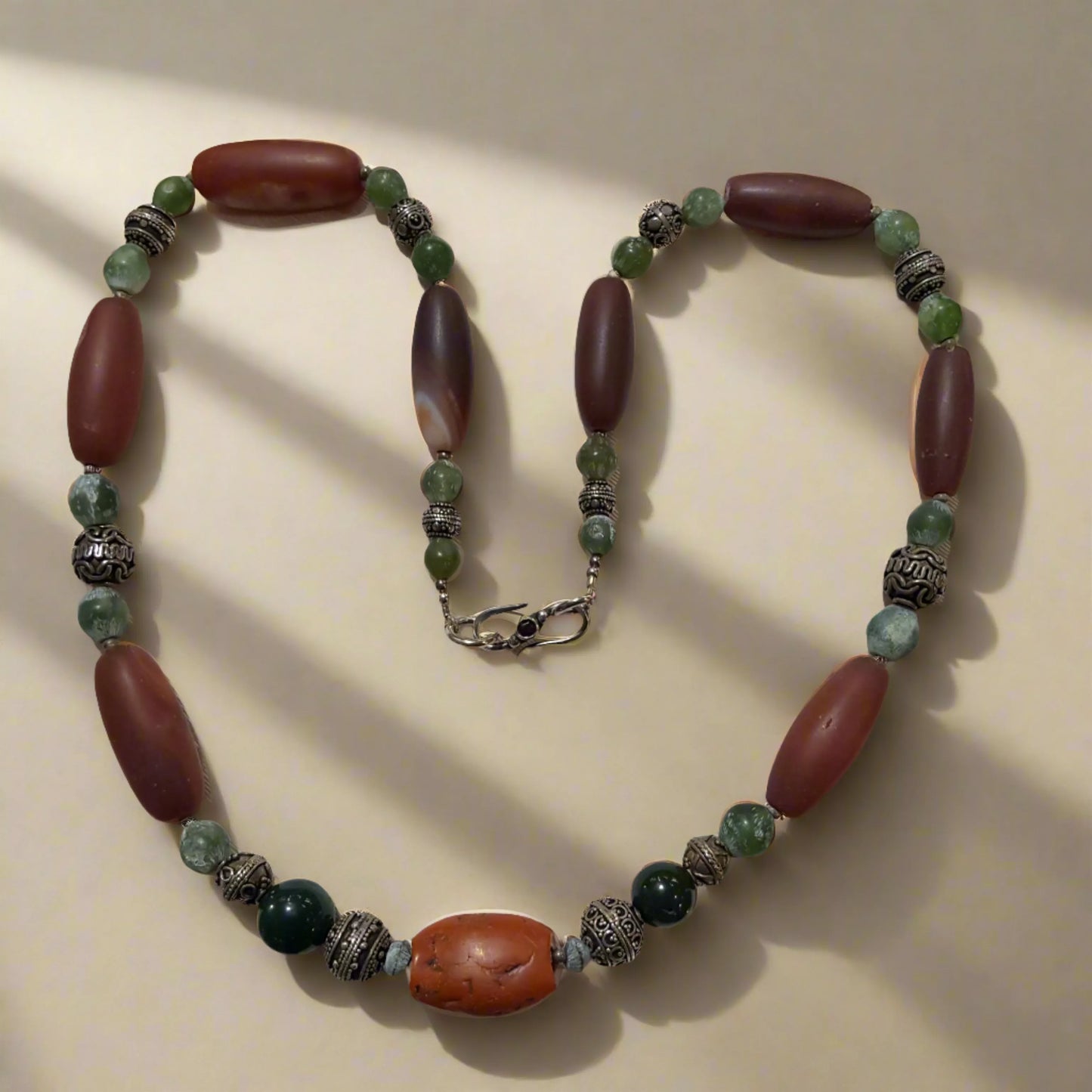 Necklace with old carnelian, green Benzhahr & sterling silver elements - Dinos-Virginia