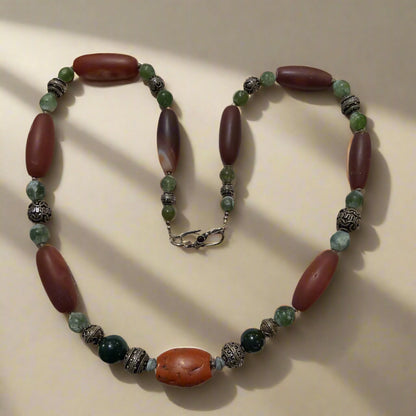 Necklace with old carnelian, green Benzhahr & sterling silver elements - Dinos-Virginia