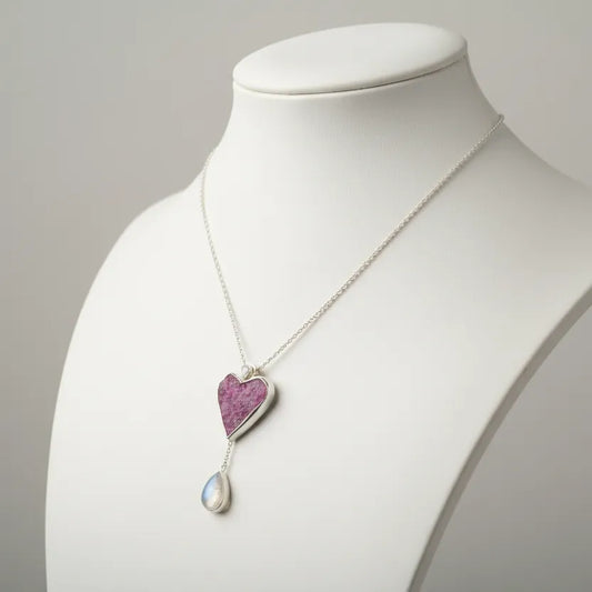 Pendant in Sterling silver, Raw diopside and moonstone diamond