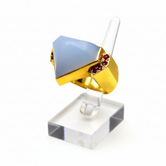 Ring in 18k Gold with Chalcedony and Rubies (B-43)