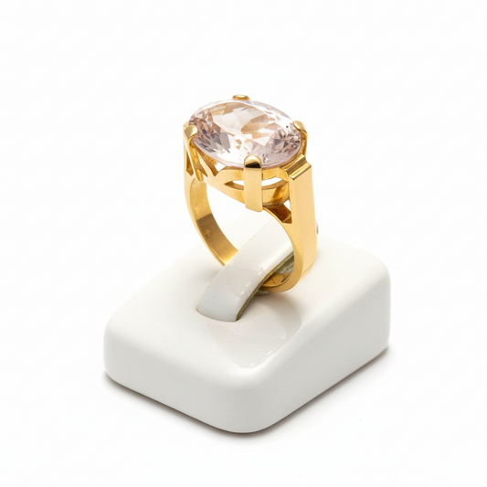 Ring in 18k Gold with Kunzite oval stone 7 c. (B-73)