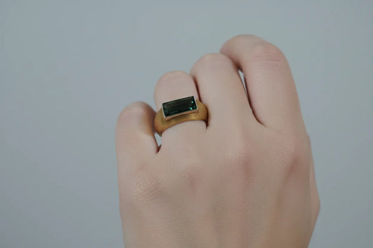 Ring in 18k Gold with a Green Tourmaline 5c (B-70)