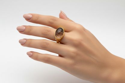 Ring in 18k Gold with a Lodolite cabochon (B-49)