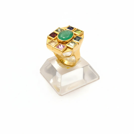 Ring in 18k Gold with a Zambian emerald and pyramid cut tourmalines (B-06)