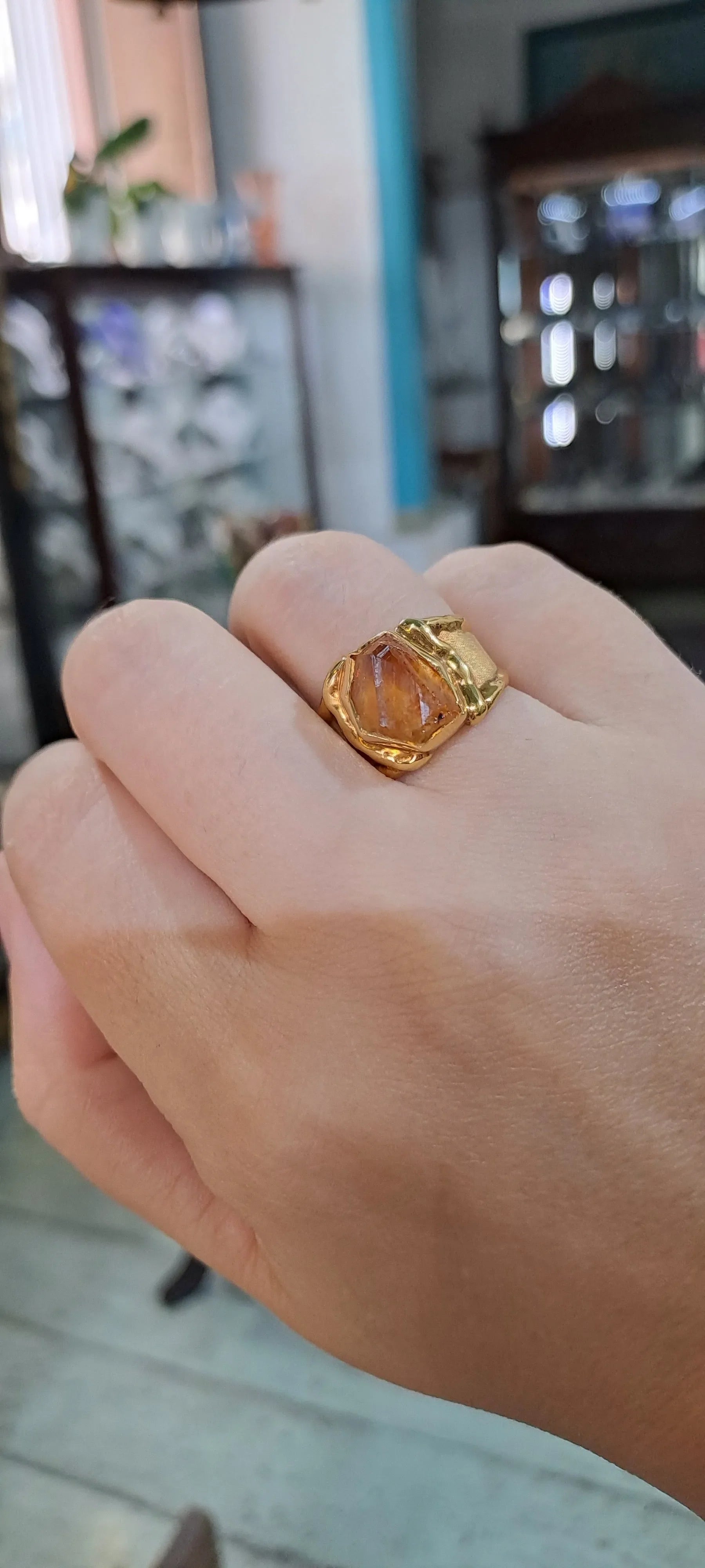 Ring in 18k Gold with a raw citrine (B-48) - Dinos-Virginia