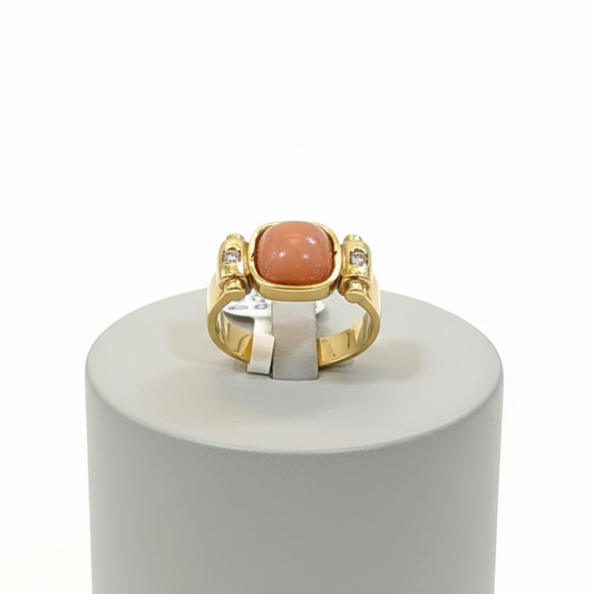 Ring in 18k Gold with red Amber and Brilliants (B-37)