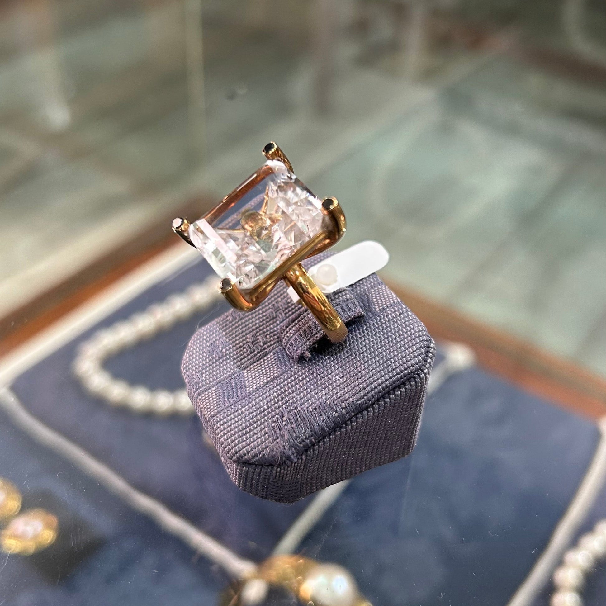 Ring in 18k gold