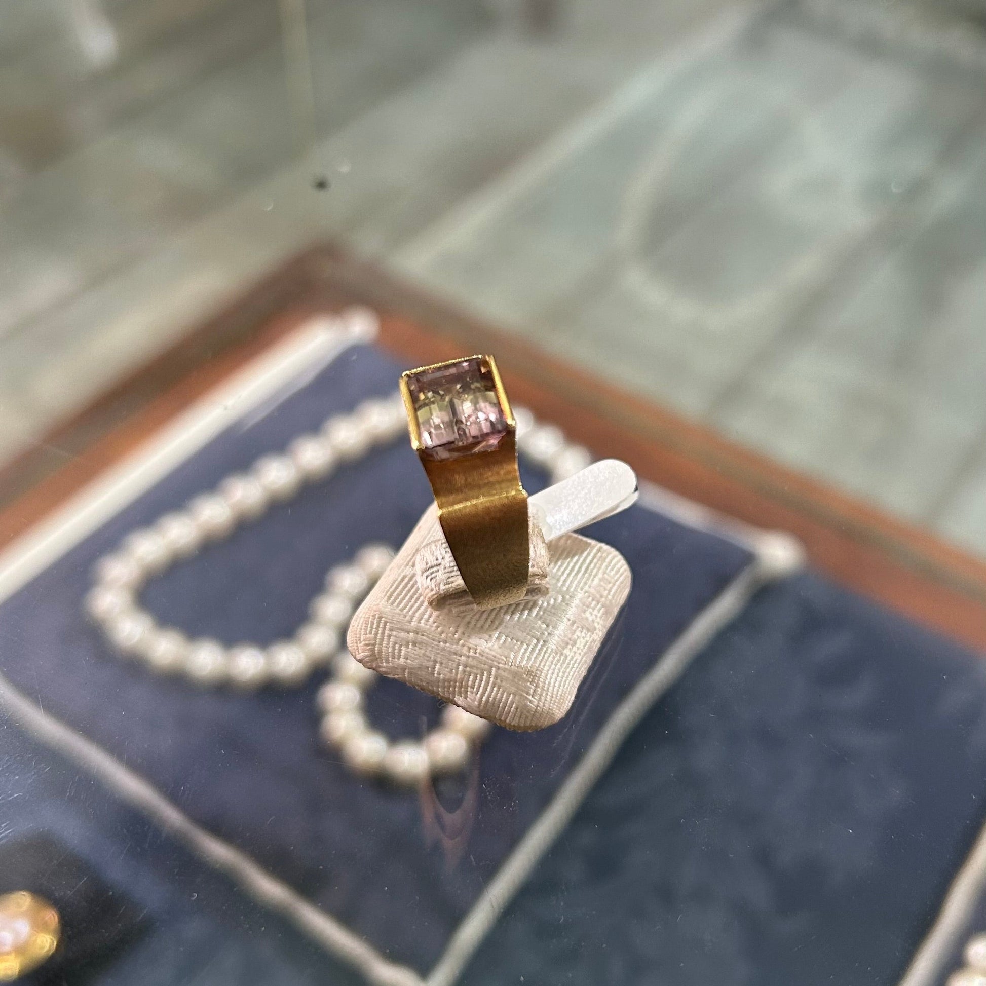 Ring in 18k gold