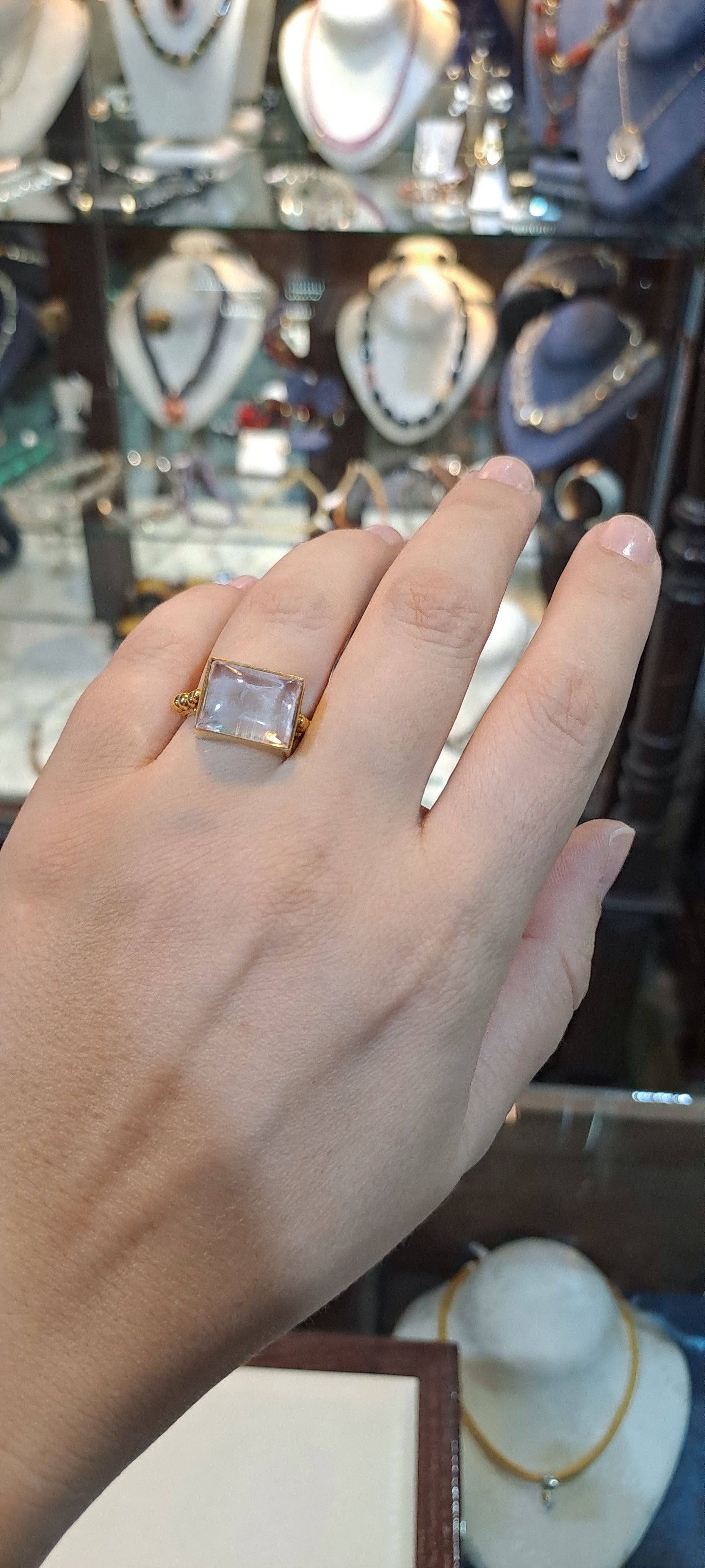 Ring in 18k gold with Kunzite stone (B-109)