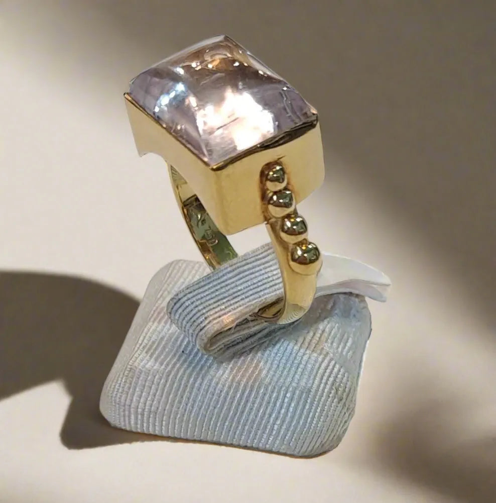 Ring in 18k gold with Kunzite stone (B-109)