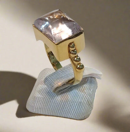 Ring in 18k gold with Kunzite stone (B-109)