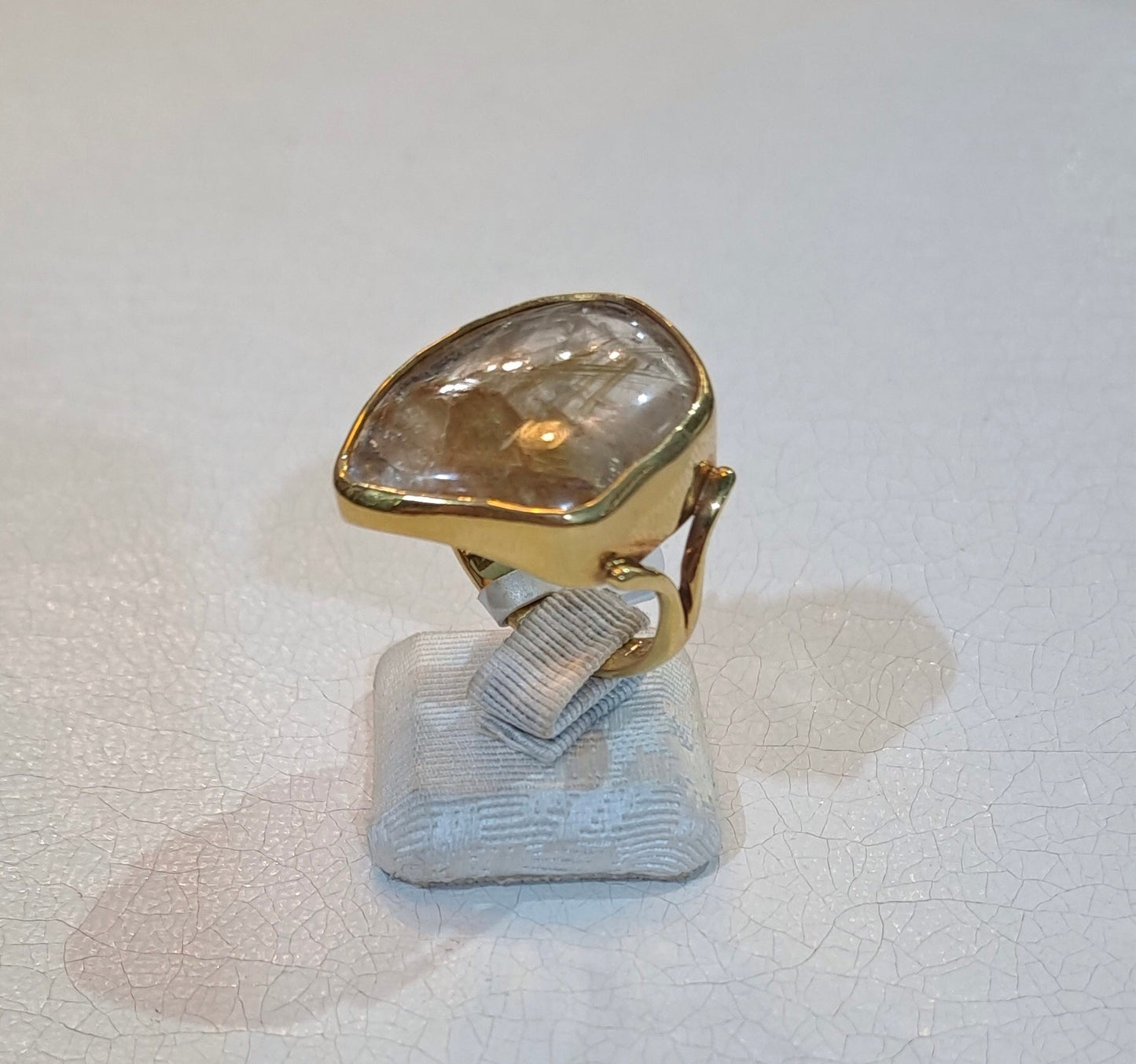 Ring in 18k gold with a Rutile Quartz stone (B-108) - Dinos-Virginia