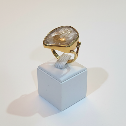 Ring in 18k gold with a Rutile Quartz stone (B-108)