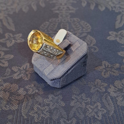Ring in 18k gold with a citrine and brilliants (B-118)