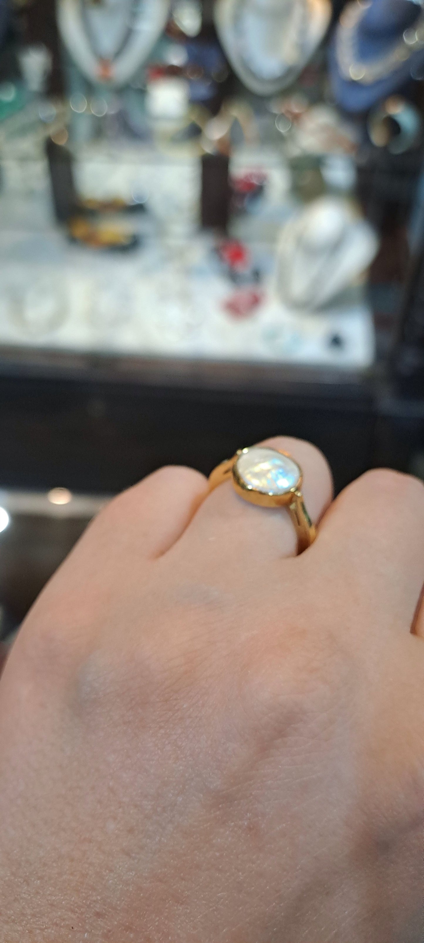 Ring in 18k gold with a keisi pearl (B-111)