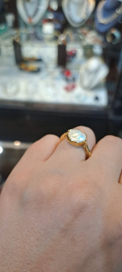 Ring in 18k gold with a keisi pearl (B-111)