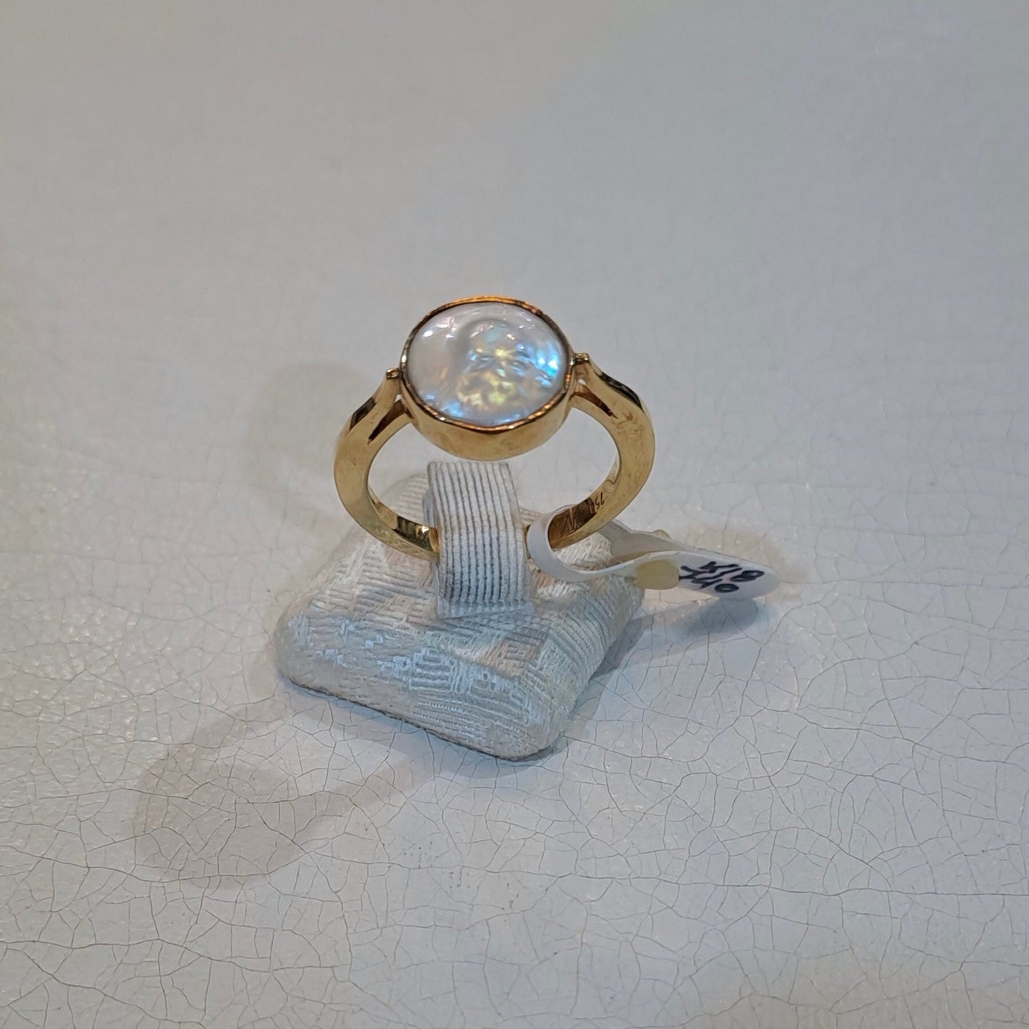 Ring in 18k gold with a keisi pearl (B-111)
