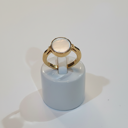 Ring in 18k gold with a keisi pearl (B-111)