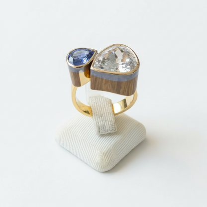 Ring in 18k gold with a phenakite and a blue Saphhire (B-121)