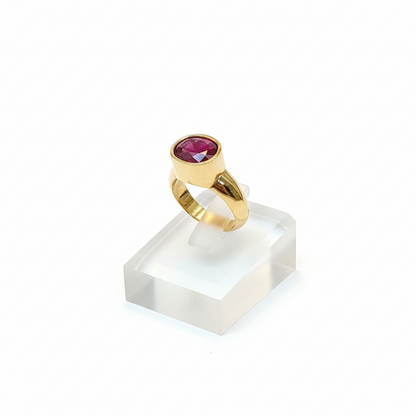 Ring in 18k gold with a ruby (B-119)