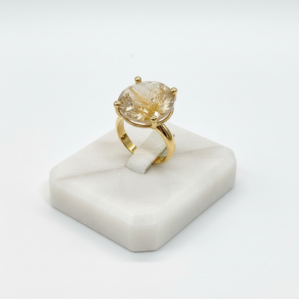 Ring in 18k gold with a rutile quartz (B-120)