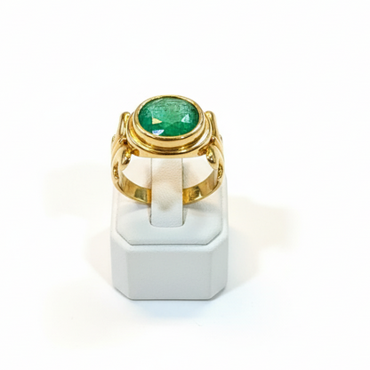 Ring in 18k gold with emerald (B-114)