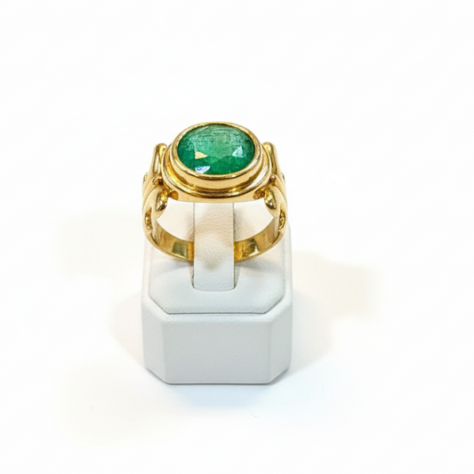 Ring in 18k gold with emerald (B-114)