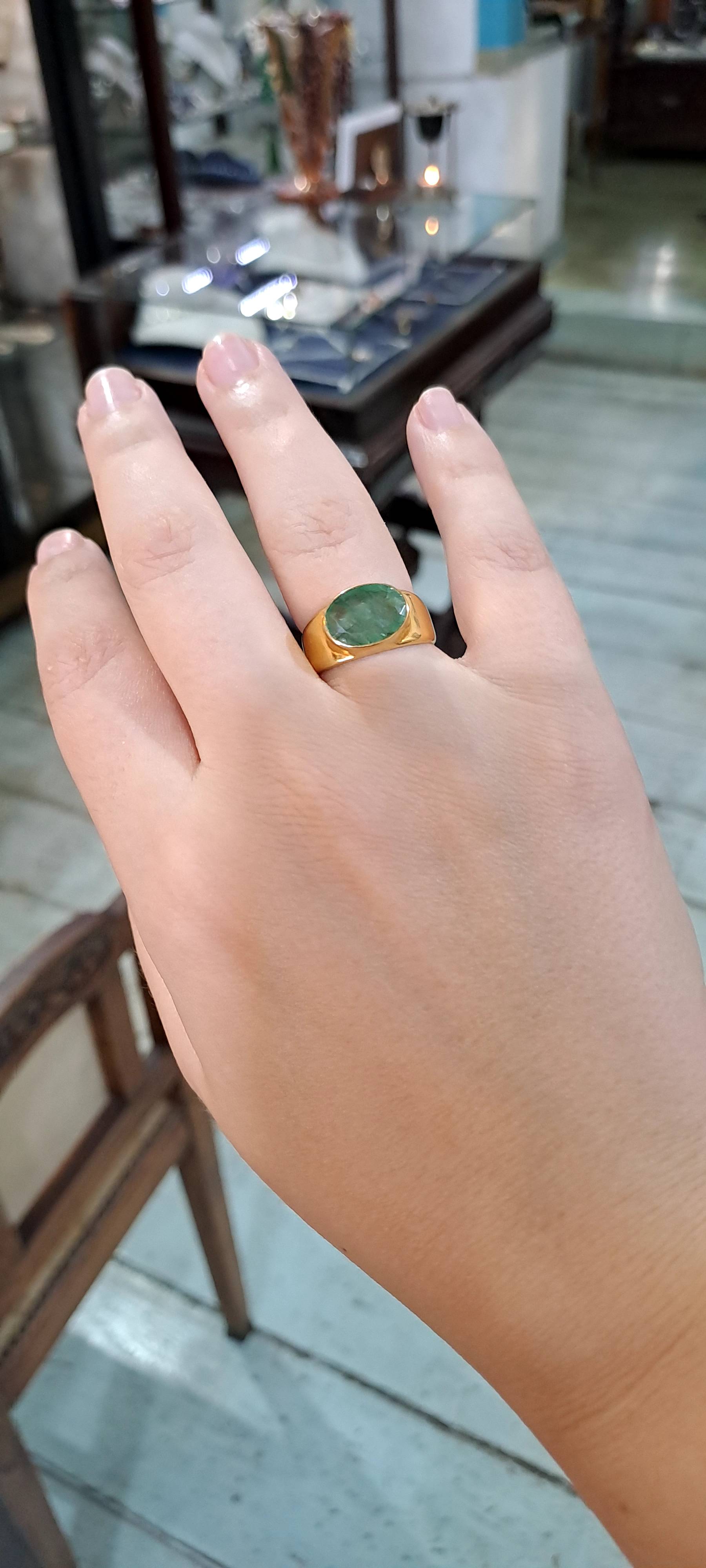 Ring in 18k gold with green emerald (B-115) - Dinos-Virginia