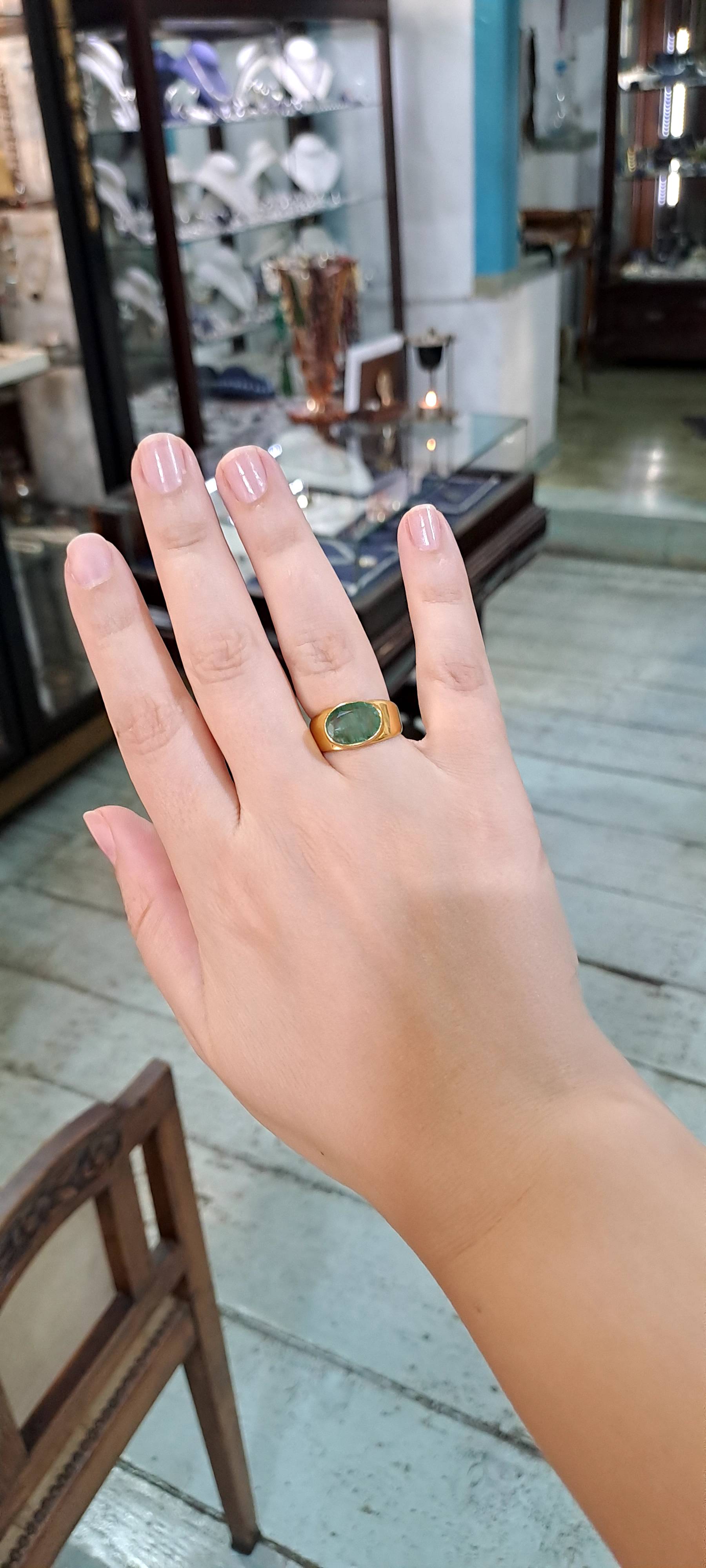 Ring in 18k gold with green emerald (B-115) - Dinos-Virginia