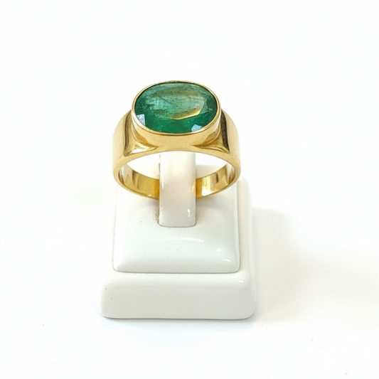 Ring in 18k gold with green emerald (B-115)